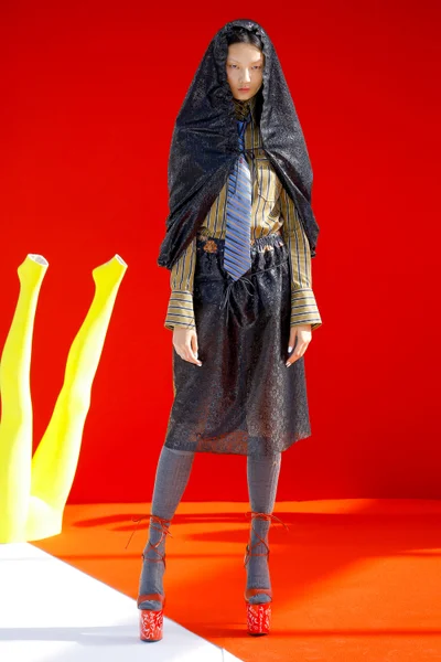 Look 38
